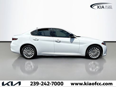 Used 2024 Alfa Romeo Giulia Sprint AWD/4WD image 6