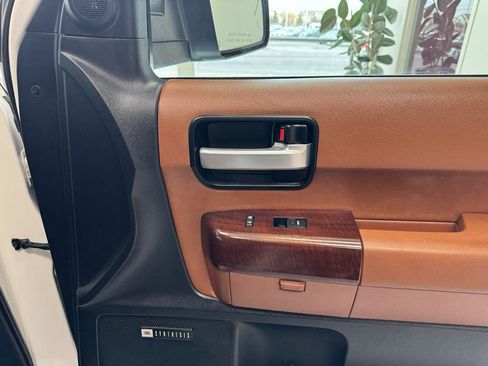 Used 2016 Toyota Sequoia Platinum image 15