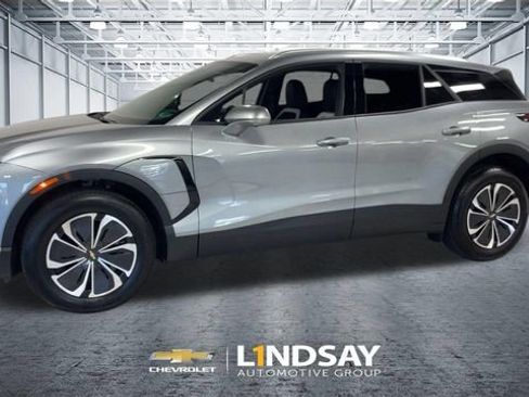 Used 2025 Chevrolet Blazer EV LT w/ Super Cruise Package AWD/4WD image 8