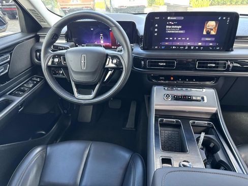 Certified 2025 Lincoln Aviator Premiere image 29