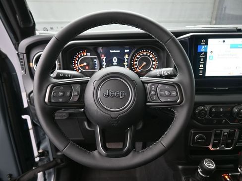 New 2026 Jeep Gladiator Sport AWD/4WD image 7