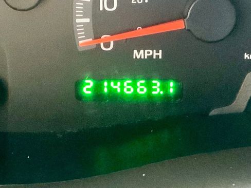 Used 2001 Ford F150 XLT image 24