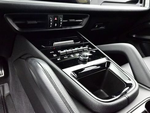 Certified 2025 Porsche Cayenne S AWD/4WD image 11