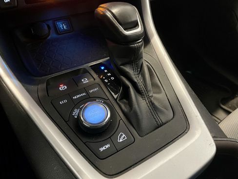 Used 2023 Toyota RAV4 Limited image 20