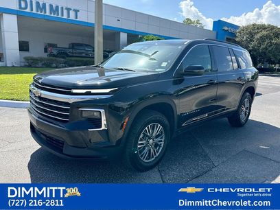 Used 2025 Chevrolet Traverse LT