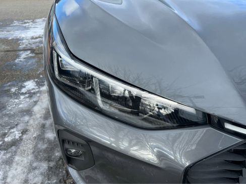 Used 2024 Ford Escape Platinum image 2