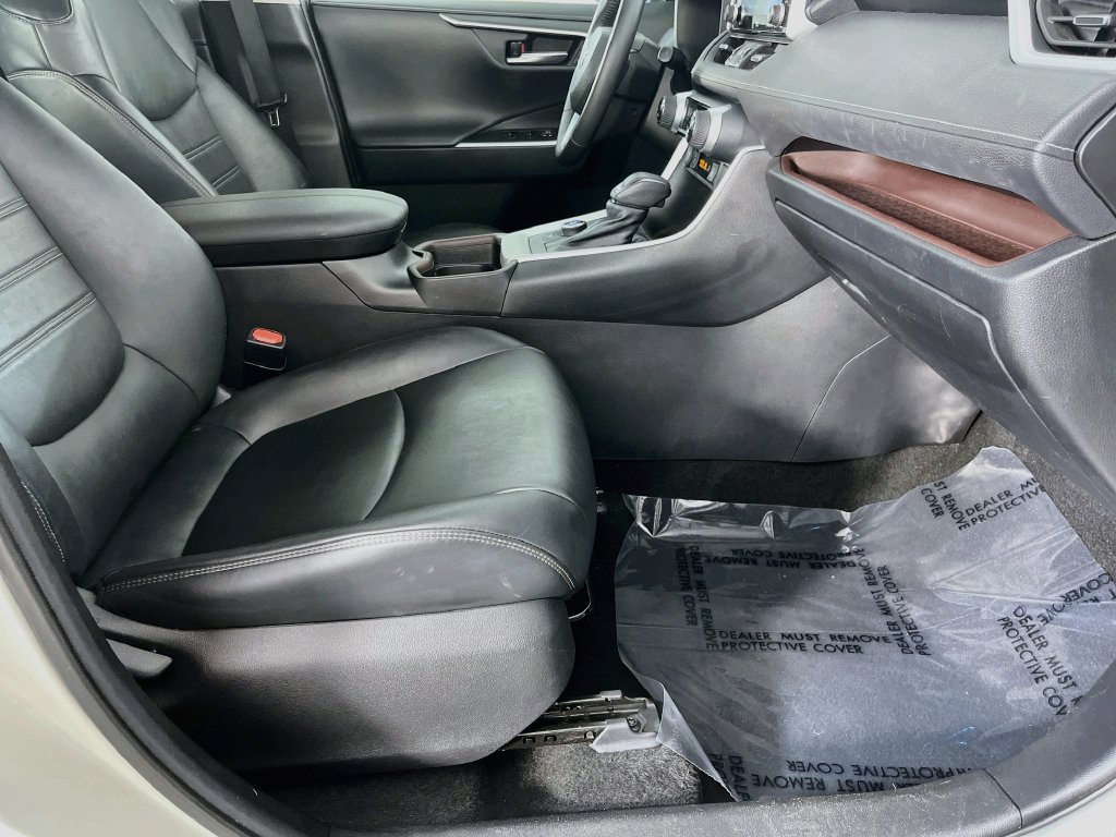 Used 2021 Toyota RAV4 Limited AWD/4WD image 32