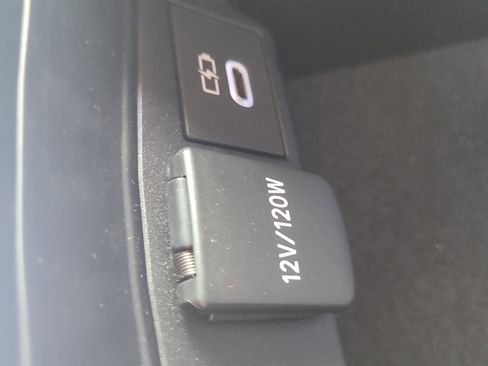 Certified 2025 Toyota Corolla SE FWD image 27