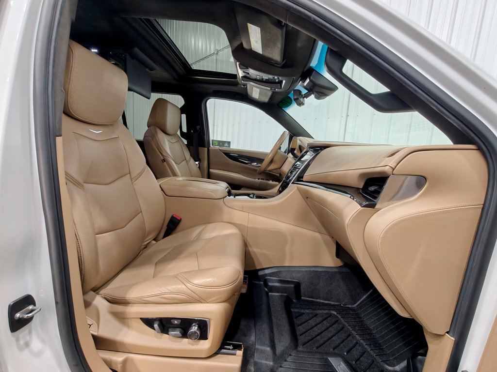 Used 2018 Cadillac Escalade Platinum AWD/4WD image 31