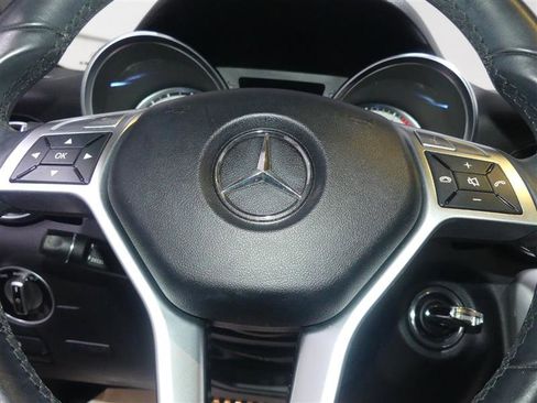 Used 2014 Mercedes-Benz SLK 250 image 26