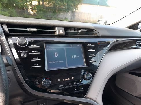 Used 2019 Toyota Camry LE FWD image 24