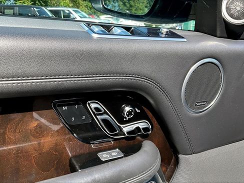 Used 2020 Land Rover Range Rover HSE AWD/4WD image 32