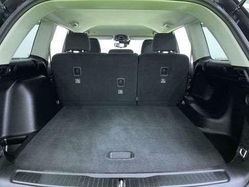 Used 2023 Jeep Grand Cherokee Laredo image 27