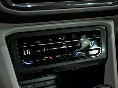 Certified 2024 Volkswagen Tiguan SE R-Line image 21