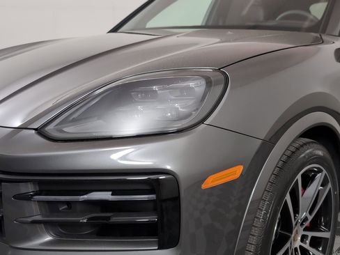 New 2025 Porsche Cayenne S image 13