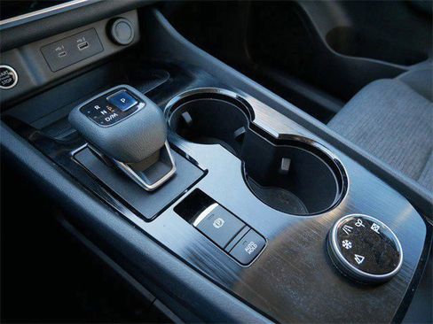 Used 2021 Nissan Rogue S image 22