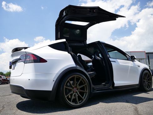 Used 2016 Tesla Model X 90D AWD/4WD image 9