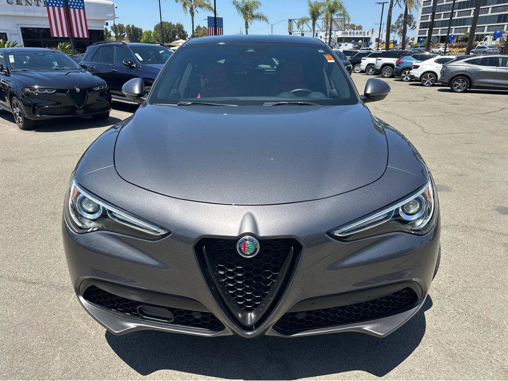 Used 2023 Alfa Romeo Stelvio Sprint RWD image 2