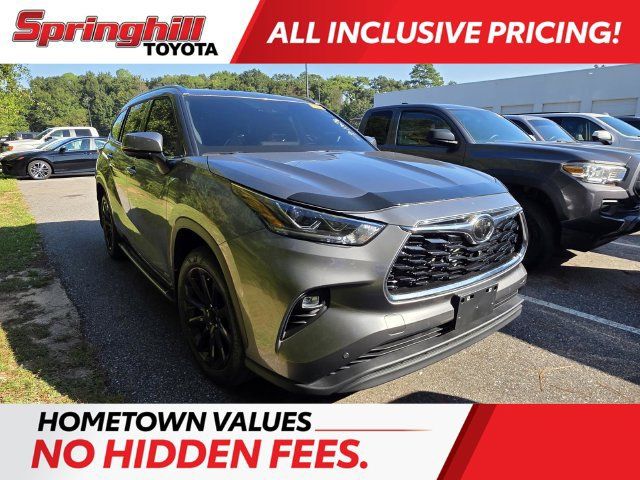 Certified 2026 Toyota Highlander Limited AWD/4WD image 1