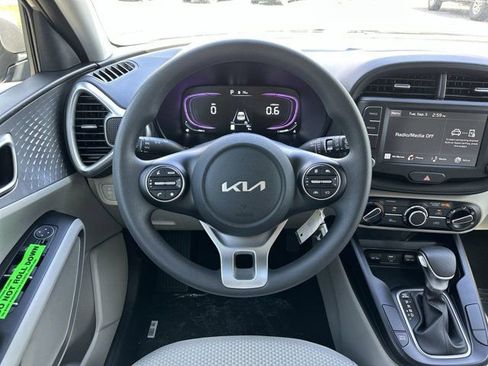 Used 2023 Kia Soul LX FWD image 12