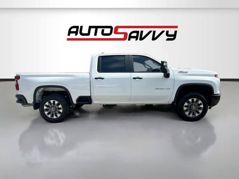 Used 2025 Chevrolet Silverado 2500 Custom w/ Custom Convenience Package AWD/4WD image 8