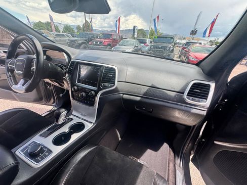 Used 2018 Jeep Grand Cherokee SRT AWD/4WD image 22