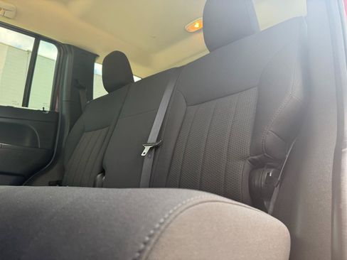 Used 2011 Jeep Liberty Sport w/ Popular Equipment Group AWD/4WD image 9