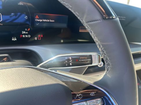 New 2026 Cadillac Vistiq Sport w/ LPO, Floor Liner Package image 33