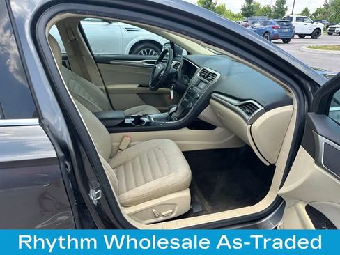 Used 2015 Ford Fusion SE FWD image 17