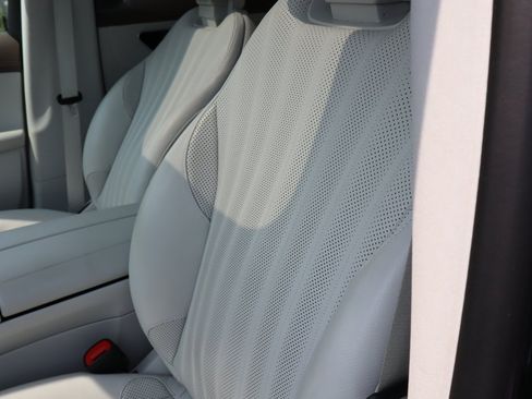 Used 2023 Mercedes-Benz EQE 500 4MATIC SUV image 19