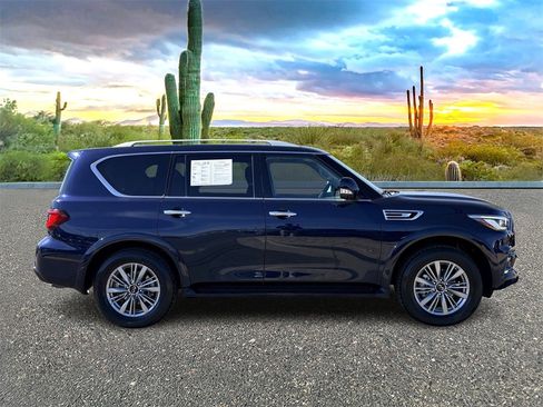 Used 2024 INFINITI QX80 Luxe image 3