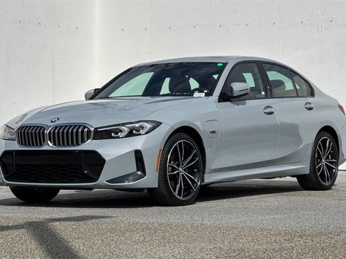 Used 2023 BMW 330e w/ M Sport Package image 8