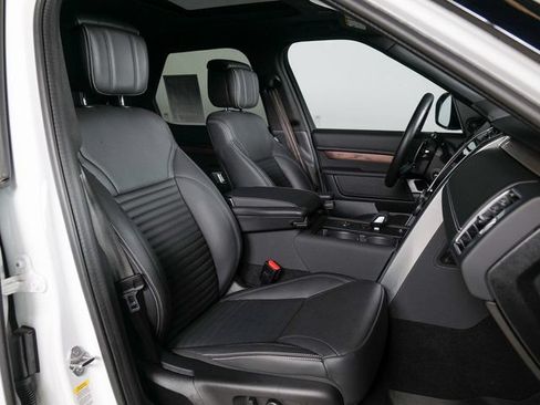 Certified 2025 Land Rover Discovery Dynamic SE AWD/4WD image 3