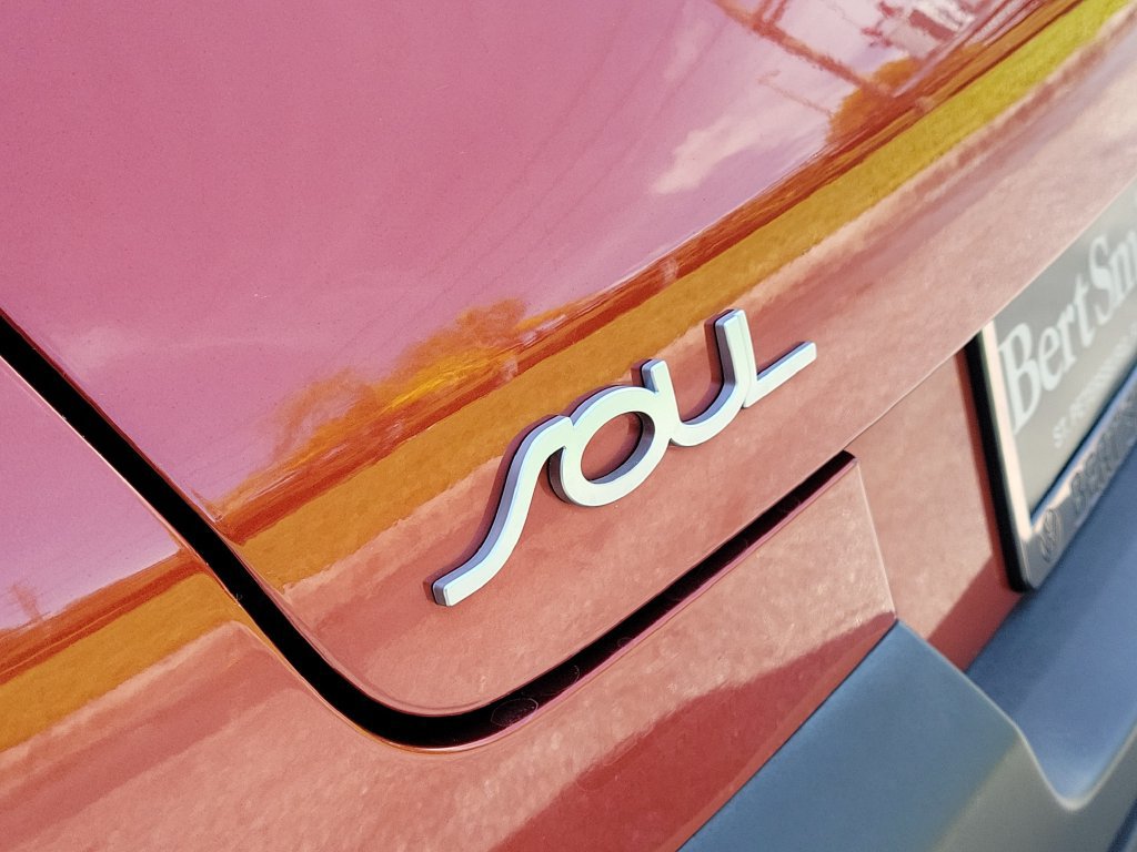 Used 2022 Kia Soul LX FWD image 5