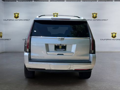 Used 2016 Cadillac Escalade Premium AWD/4WD image 4