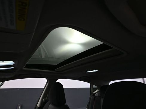 Used 2022 Subaru Crosstrek 2.0i Premium w/ Moonroof Package image 26