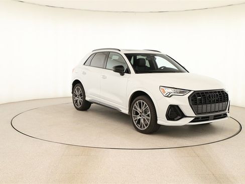 Certified 2025 Audi Q3 2.0T Premium Plus w/ Premium Plus Package image 10