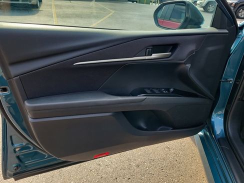 Used 2025 Toyota Camry LE FWD image 23