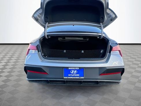 New 2026 Hyundai Elantra SE FWD image 23