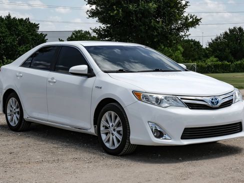 Used 2013 Toyota Camry XLE FWD image 6