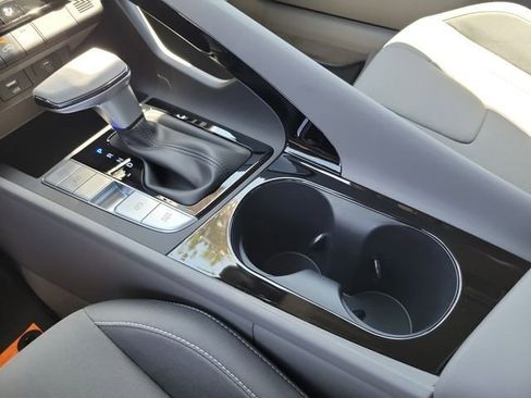 New 2026 Hyundai Elantra Hybrid FWD image 13