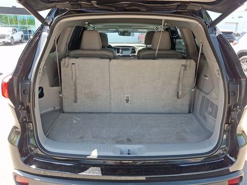 Used 2018 Toyota Highlander XLE FWD image 25