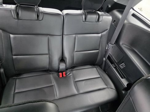 Used 2022 Ford Explorer XLT w/ Equipment Group 202A image 15