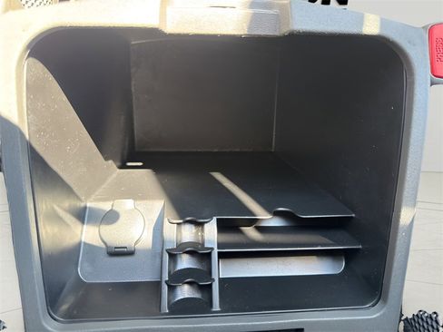 Used 2021 Nissan Frontier SV w/ Midnight Edition Floor Mats image 27