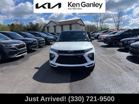 Used 2022 Chevrolet TrailBlazer RS FWD image 2