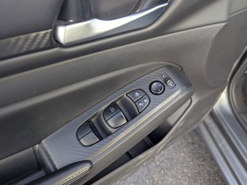 Used 2024 Nissan Altima 2.5 SV image 17