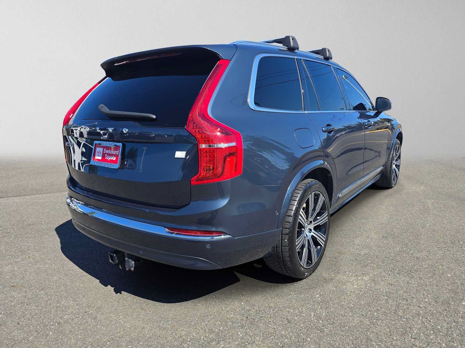 Used 2023 Volvo XC90 T8 Ultimate AWD/4WD image 3