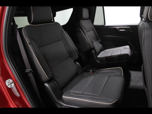 Used 2026 Chevrolet Tahoe Premier w/ Sun And Tow Package AWD/4WD image 19