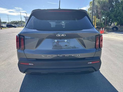 Used 2021 Kia Sorento LX FWD image 5