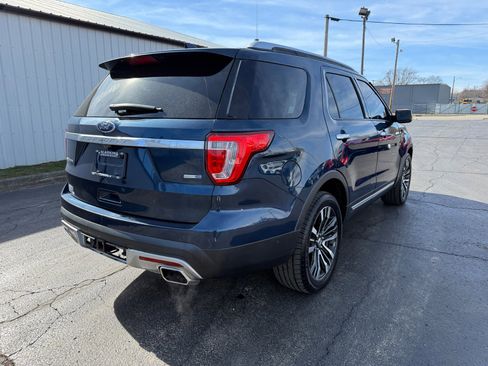 Used 2016 Ford Explorer Platinum image 3